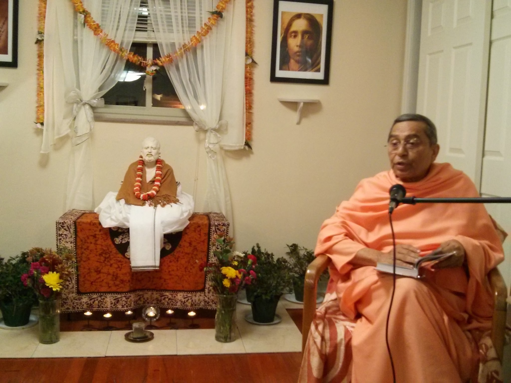 2013 Nov Swami Sarvadevananda's Visit